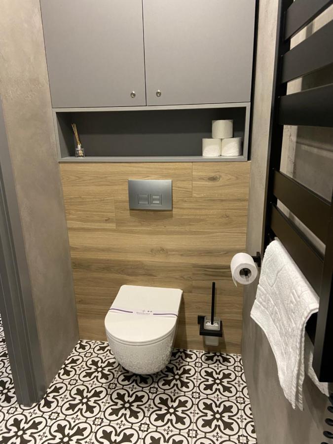 Lux Appartments В Центре Города В Стиле Loft ヴィーンヌィツャ エクステリア 写真